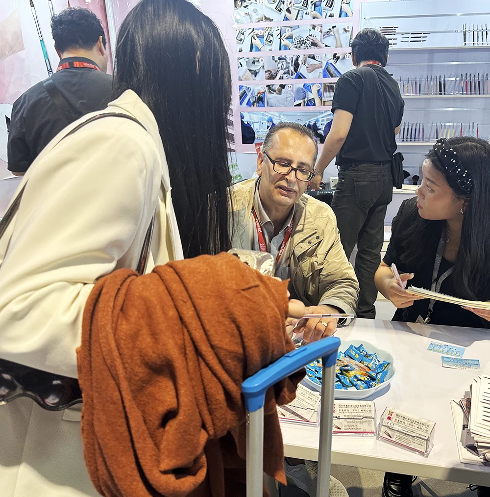 Cosmoprof HK 2024, συνάντησε πολλά βούρτσα νυχιών παλιά και νέα freinds.